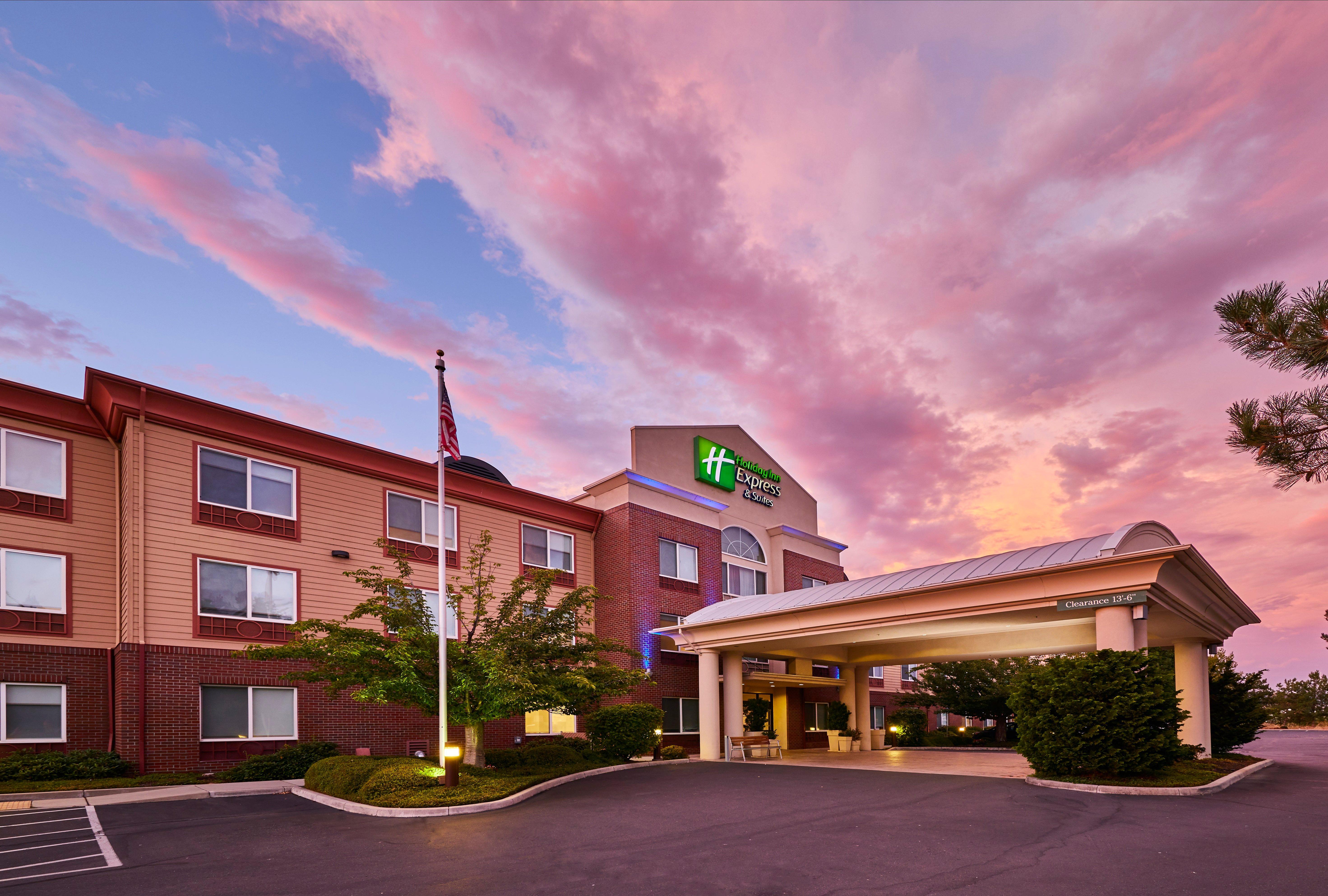 Holiday Inn Express Hotel & Suites Medford-Central Point By Ihg Екстериор снимка