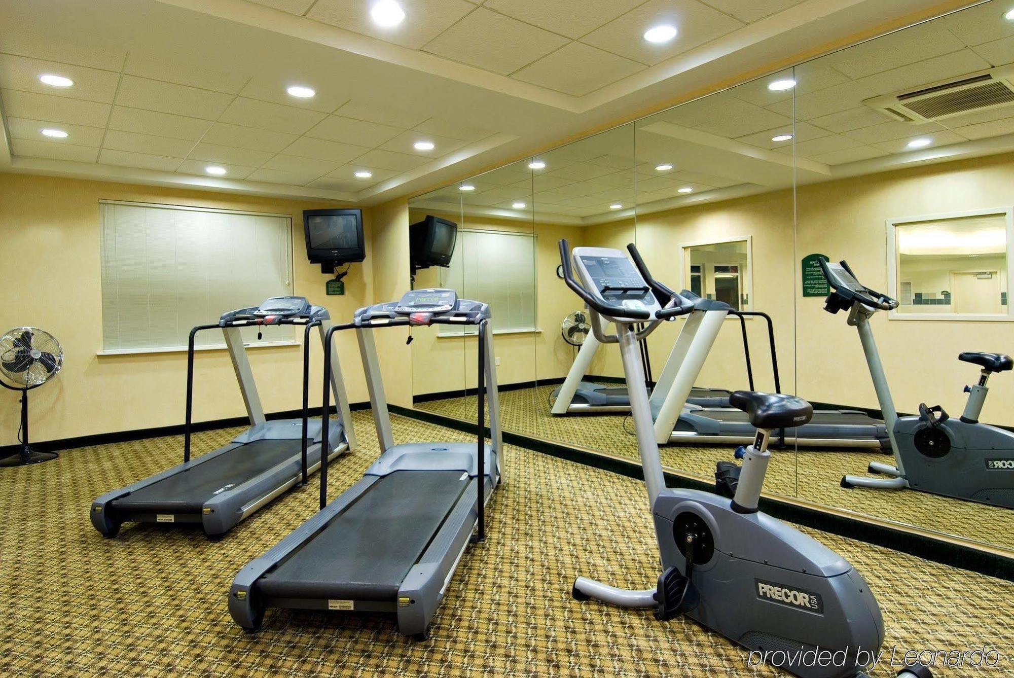 Holiday Inn Express Hotel & Suites Medford-Central Point By Ihg Екстериор снимка